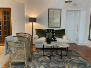 Spacious, light-filled BnB on 4th